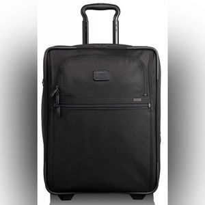 New Tumi Alpha 2 blue tag 22" Carry On 2 Wheel International Expandable Suitcase